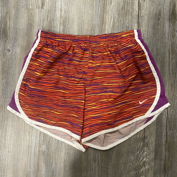 Women’s Nike Shorts - Picture 4 of 5